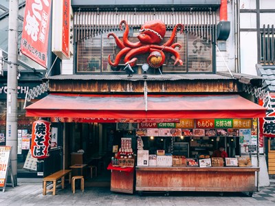 Une soirée street food à Dotonburi, avec un guide privé