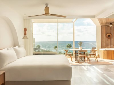 2 Bedroom Master Suite Sea View with Bathtub on Terrace