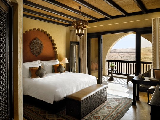 Les chambres du Qasr Al Sarab Desert Resort by Anantara