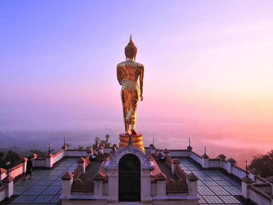 Profitez d'une vue panoramique à couper le souffre au Wat Phra That Khao Noi