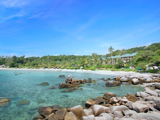 La plage de l'hôtel Angsana Resort à Bintan