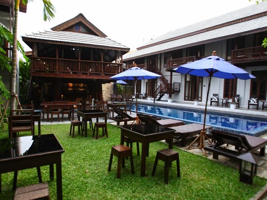 Le Pool Bar & Bistrot