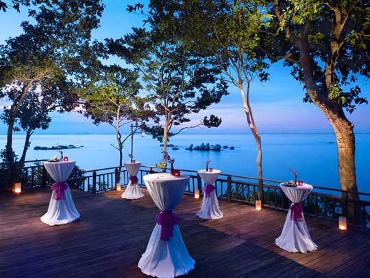 Le Cliff Bar de l'hôtel Banyan Tree à Bintan