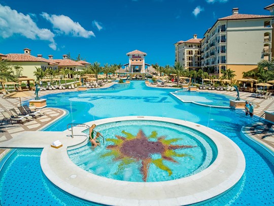 La piscine de l'hôtel Beaches Turks and Caicos