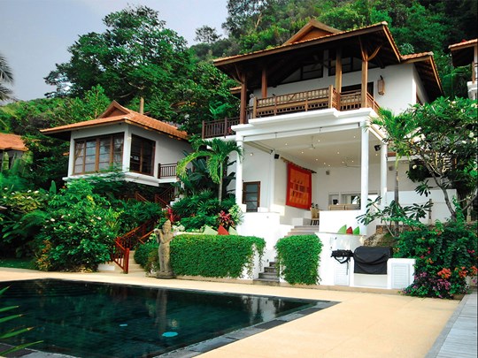 3BR Oceanfront Pool Residence