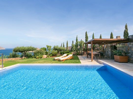 2 Bedroom Deluxe Private Heated Pool