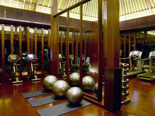 La salle de sport de l'hôtel de luxe Bulgari Resort