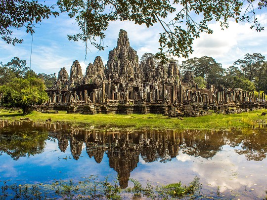Explorez les ruines du Bayon d'Angkor Thom
