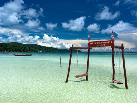 Koh Rong, entre plages et de baies préservées
