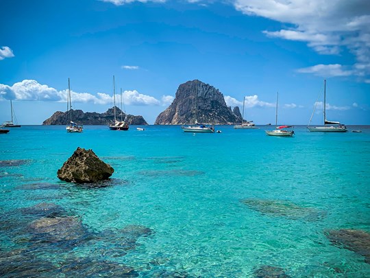 Les eaux turquoise d'Ibiza