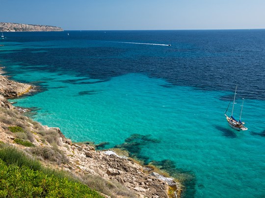 Vue de la mer méditerranée depuis le Cap Rocat