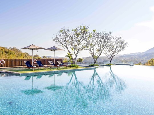 La piscine de votre superbe hôtel à Chiang Mai