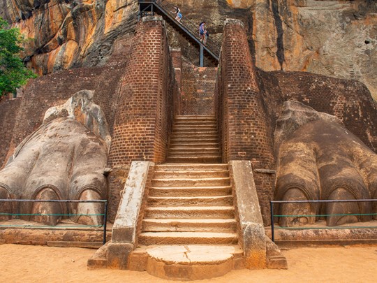 Les majestueuses pattes du Lion de Sigiriya