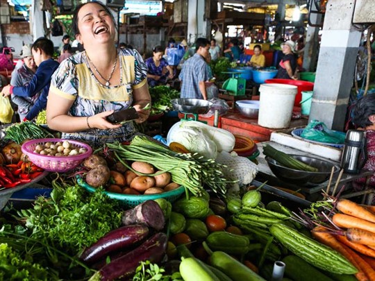 Découverte du marché de Chau Doc avec plein de couleurs et de saveurs