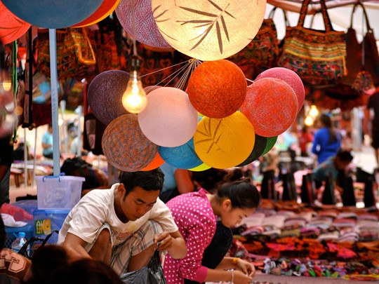 Découvrez les fameux marchés de nuits de Luang Prabang