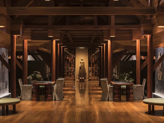 Le lobby traditionnel de l'hôtel Amanpuri