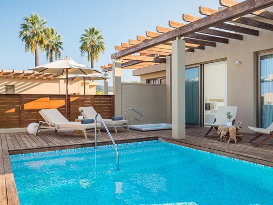 Pavilion Suite Sea View With Jacuzzi® and Pool