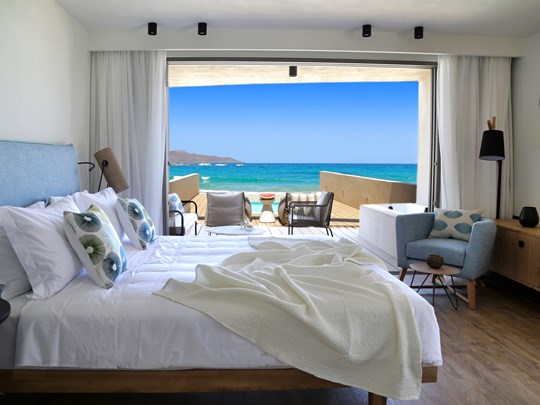 Pure Haven Sea Front with Private Pool 