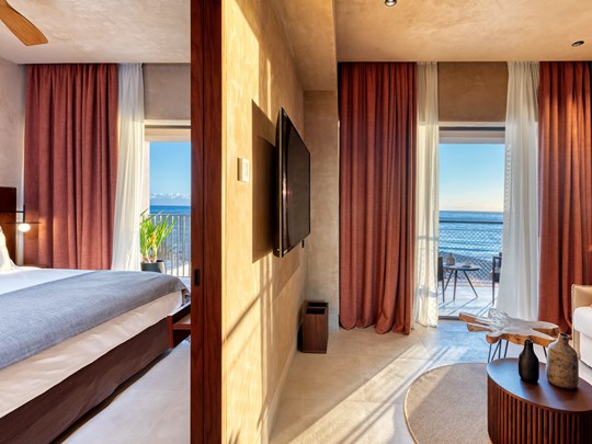 Sapphire Family Suite HLS