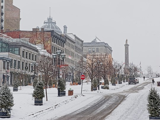 Baladez vous sur la place Jacques-Cartier