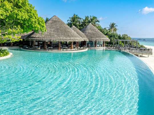 L'immense piscine à débordement 