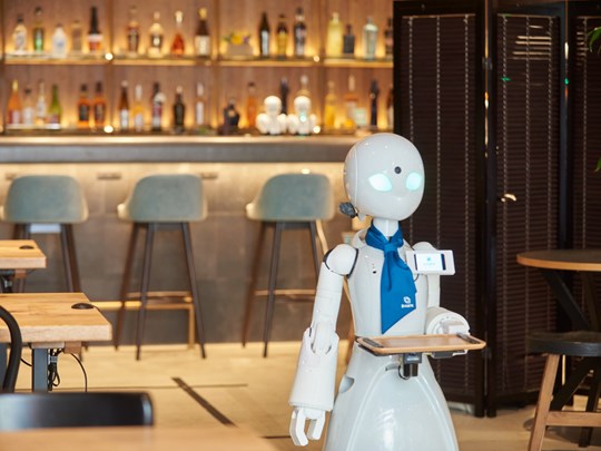 Laissez-vous servir par un robot au DAWN Avatar Robot Café