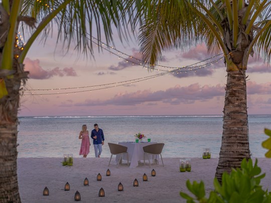 Romance maldivienne au bord de l'eau 
