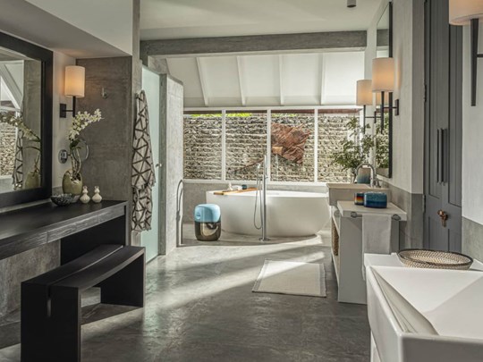 Family Oceanfront Bungalow with Pool