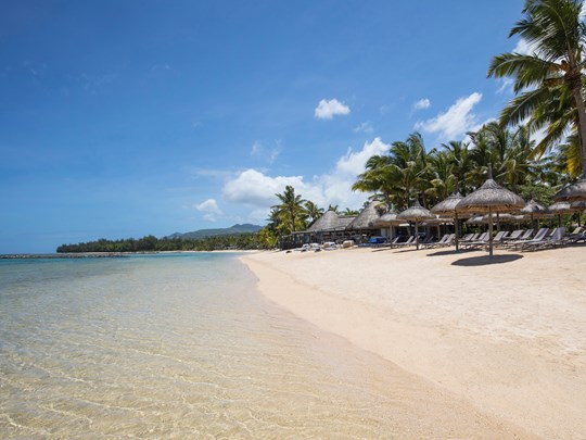 La plage de sable blanc