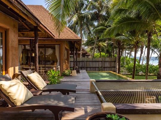 Beachfront Suite Pool Villa