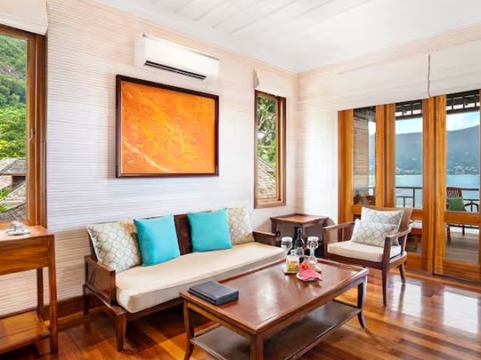 King Premium Oceanfront Villa