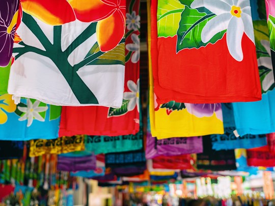 Promenez-vous dans Papeete, le marché coloré 