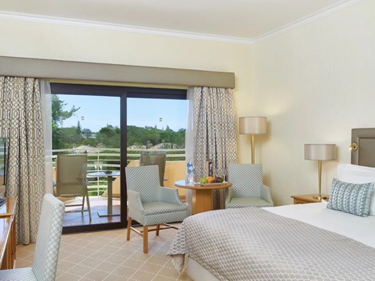 Classic Room Golf Side Garden View