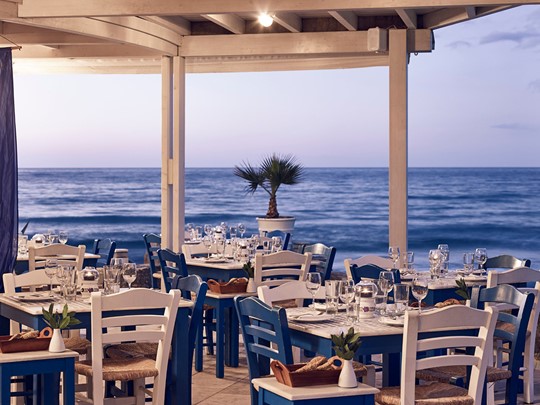 Le restaurant Ouzeri - Kafenion de l'Ikaros en Grèce