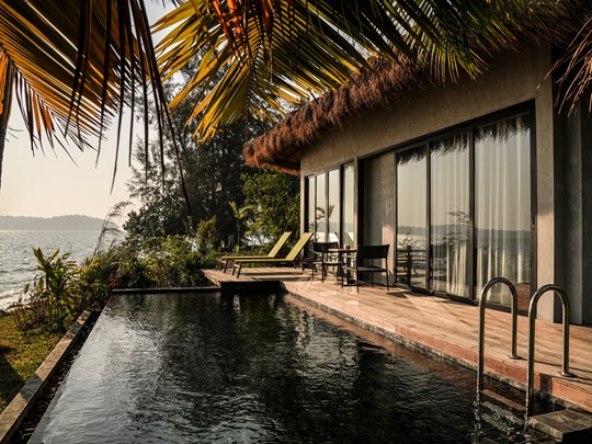 Votre piscine privée, face à l’océan