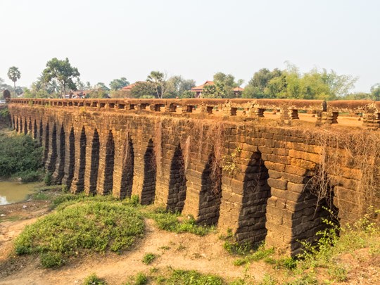 Découvrez l'ancien pont de Kampong Kdei 