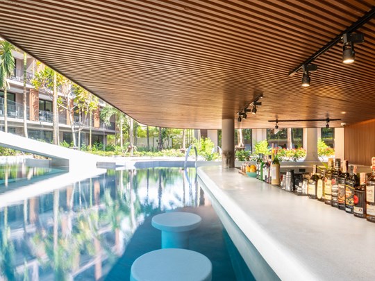 Kohala Bar, au bord de la piscine