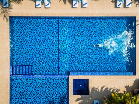 Profitez de la superbe piscine