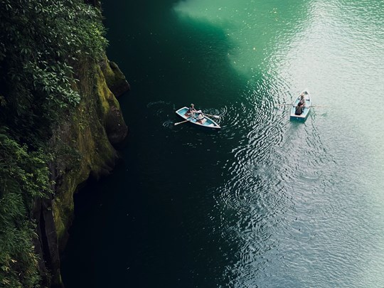 Faites un tour en barque au coeur de la nature