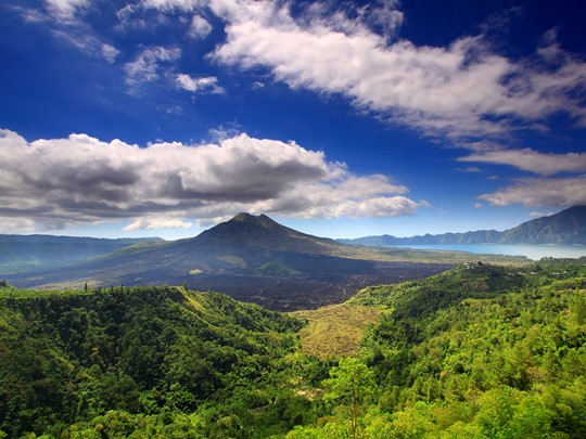 Découverte du village montagnard de Kintamani surplombant le volcan et le lac Batur