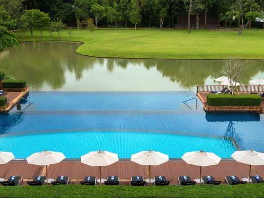 Profitez de la jolie piscine