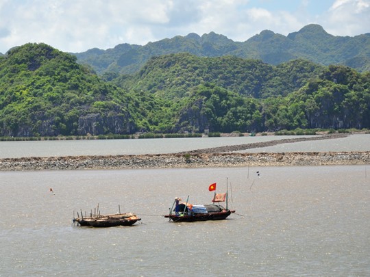 Arrivée sur la baie d'Halong depuis Haiphong