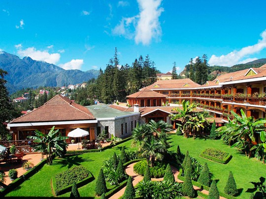 Le Victoria Sapa Resort, un hôtel de luxe construit dans le style d'un chalet traditionnel de montagne 