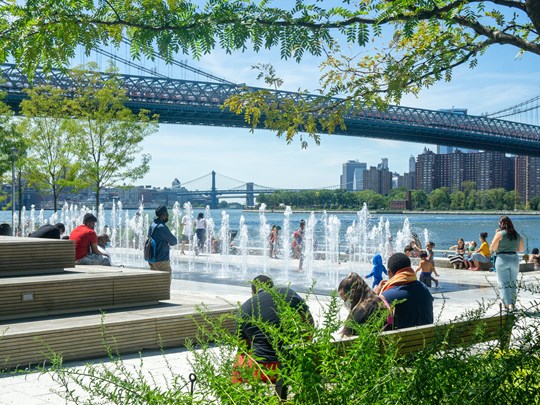 Promenade paisible au bord de l’East River
