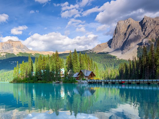 Le lac Emerald et son incroyable teinte verte