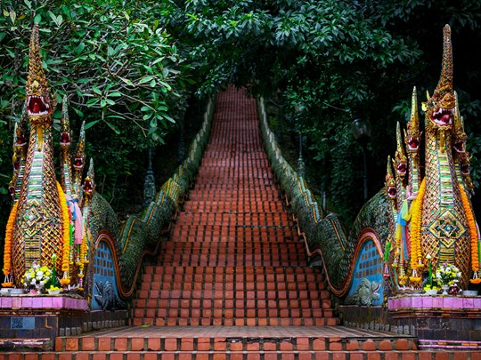 Doi Suthep et ses majestueux Nagas