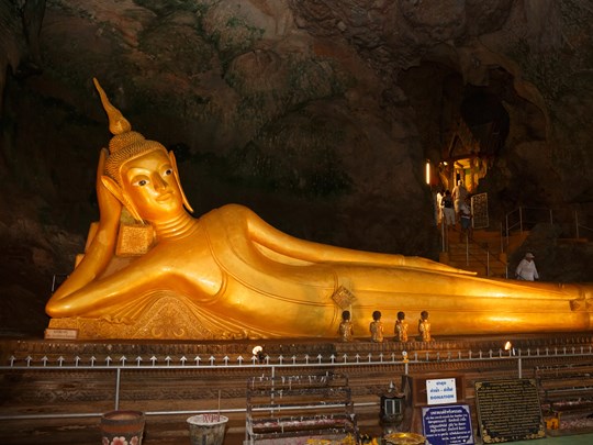 Les grottes de Phang Nga, sanctuaire de Wat Suwan Kuha