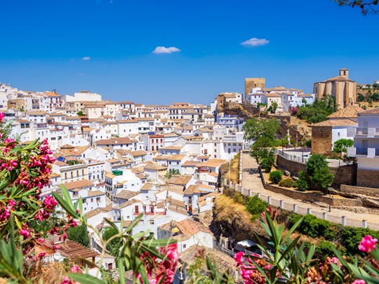 Découvrez Setenil de las Bodegas, village troglodyte typique
