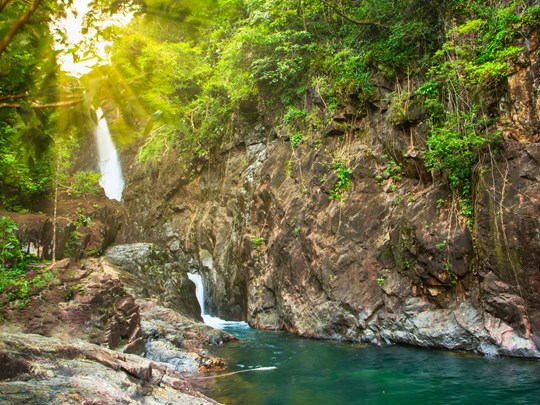 Rafraichissez-vous dans les cascades de Klong Plu et Than Mayom 