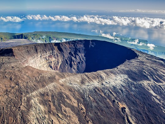 Découvrez le Piton de la Fournaise, le volcan actif de l'île